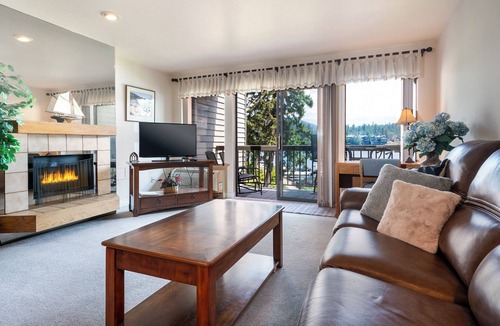 Bigfork Condo | Condo w/private balcony & waterfront views of Flathead Lake - Marina Cay Cozy Condo
