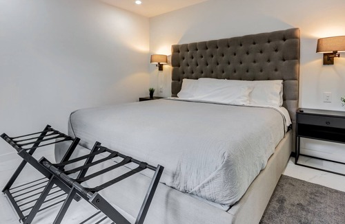 Little Ranches Apartment | Condor: Renovated Professional Design & Near Beach