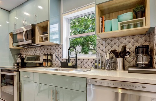 Little Ranches Apartment | Condor: Renovated Professional Design & Near Beach
