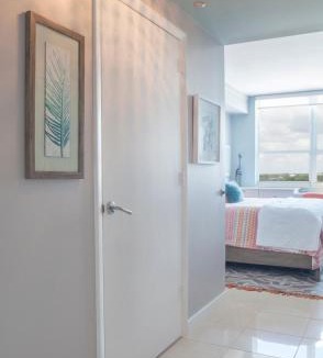 Coconut Grove Apartment | Connecting Rooms-Coconut Grove 10th Floor- Parking Included