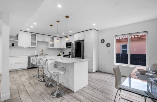 El Portal House | Contemporary Family Oasis Pool & Comfort