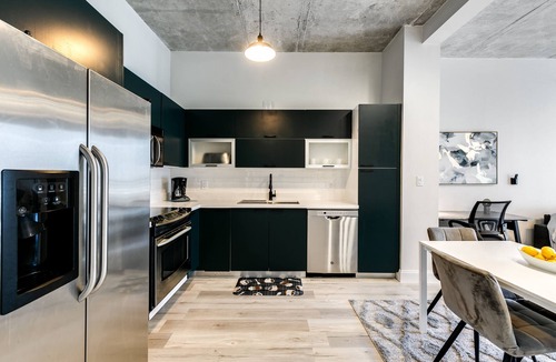 Downtown Miami Apartment | Contemporary Loft in Beautiful Down. 4 people