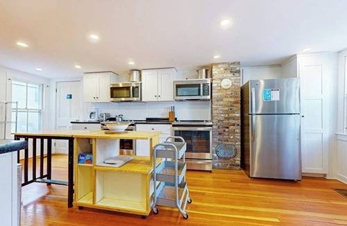 Weston House | Convenient in-town house, river view, dog-friendly, deck, kitchen, w/d, TV, wifi