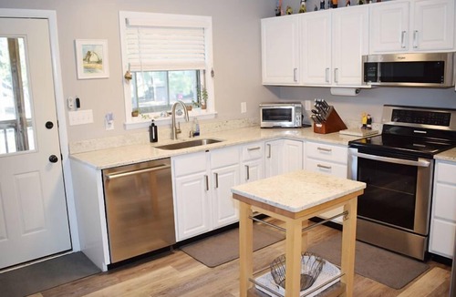Deep Hole House | Coral Cove- Canalfront with & Private Dock
