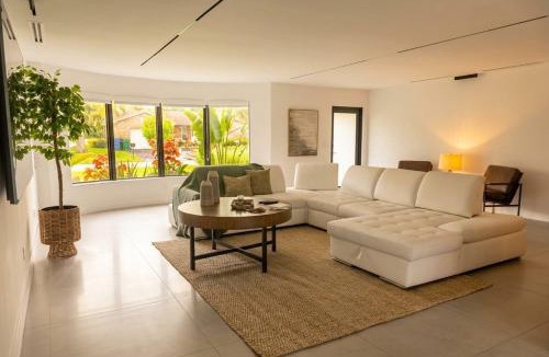 Coral Springs House | Coral Springs Oasis Retreat