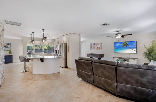 Broken Woods Estates House | Coral Springs Paradise with Backyard + Heated Pool