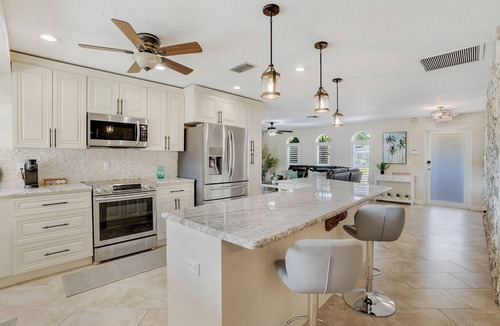 Broken Woods Estates House | Coral Springs Paradise with Backyard + Heated Pool