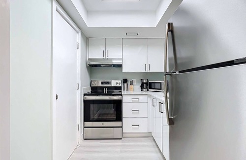 Lauderdale Harbours Condo | Cordova Arms by Rocketstay
