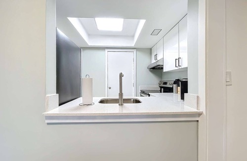 Lauderdale Harbours Condo | Cordova Arms by Rocketstay