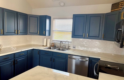 Carova Beach House | “COROLLA IS CALLING” 4X4 Area ,Pool/Hot Tub, Wild horses right in your backyard!