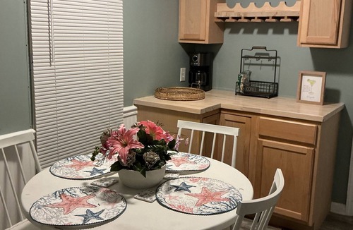 Shallotte House | Costal getaway ! Minutes to the surrounding beaches!!