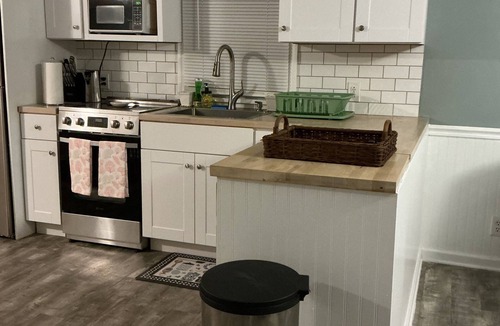 Shallotte House | Costal getaway ! Minutes to the surrounding beaches!!