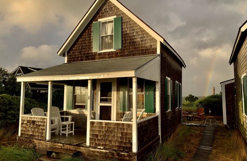 Truro Cottage | Cottage #11 - Spectacular views of Cape Cod Bay on a private association beach!