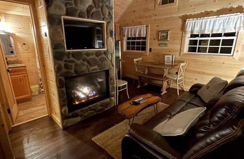 Town of Webb Cottage | Cottage "5th Lake" 2-Bedroom, Waterfront Cottage at The Lakes Old Forge
