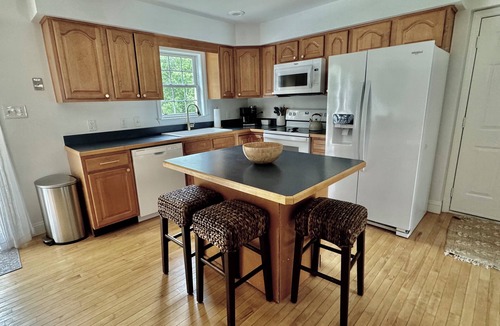 Assateague Pointe House | Cottage on Snug Harbor, minutes from O.C. beaches, Berlin, and Assateague.