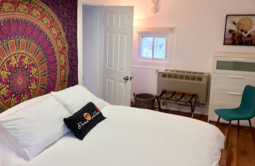 Woodstock Apartment | Cottage - Wildflower Suite