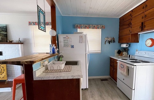 Buckroe Beach House | Cottage with private beach!