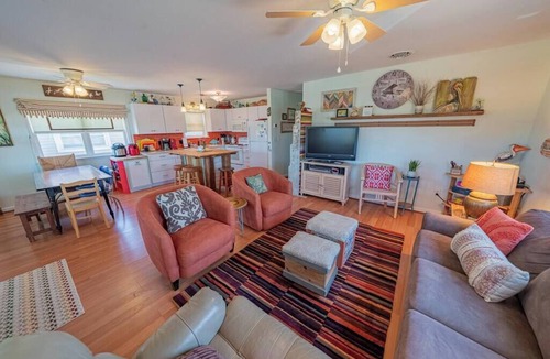Colington Cottage | Counting Pelicans + Ocean View + Pelican Hunt