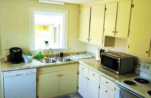 Keswick House | Country Home, 15 Mins to Downtown Mall + UVA