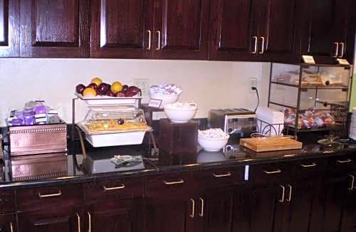 Coliseum Central Hotel | Country Inn & Suites by Radisson, Hampton, VA
