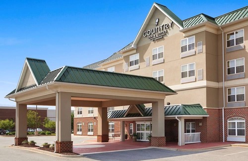 California Hotel | Country Inn & Suites by Radisson, Lexington Park (Patuxent River Naval Air Station), MD