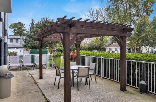 Dodds Addition Hotel | Country Inn & Suites by Radisson Rehoboth Beach - Dewey