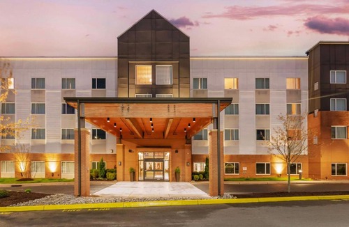 Charlottesville Hotel | Country Inn & Suites by Radisson, Charlottesville-UVA, VA