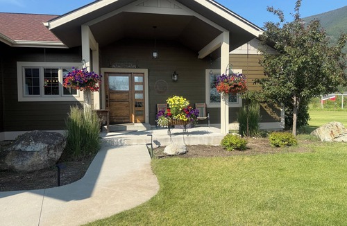 Columbia Falls House | Country setting close to Glacier National Park