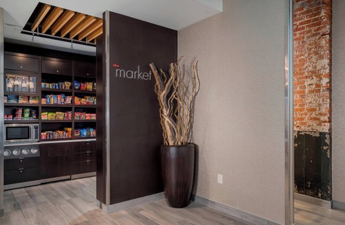 Downtown Niagara Falls Hotel | Courtyard by Marriott Niagara Falls USA