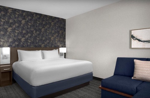 Downtown Richmond Hotel | Courtyard by Marriott Richmond Downtown