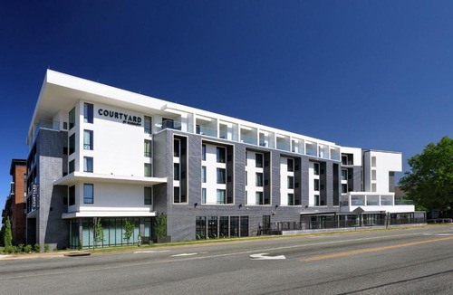 Richmond Hotel | Courtyard by Marriott Richmond Scott's Addition