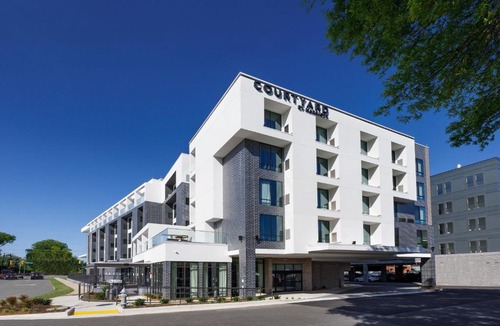 Richmond Hotel | Courtyard by Marriott Richmond Scott's Addition