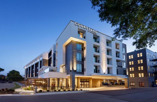 Richmond Hotel | Courtyard by Marriott Richmond Scott's Addition