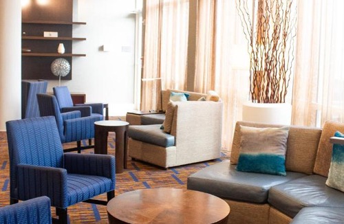 Downtown Hotel | Courtyard Miami Dadeland
