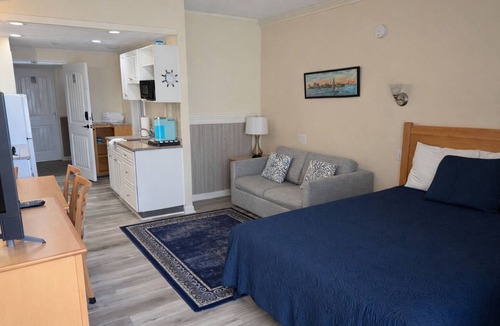 Hyannis Hotel | Courtyard Resort