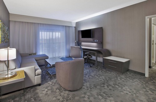 Somerset Hotel | Courtyard Somerset by Marriott