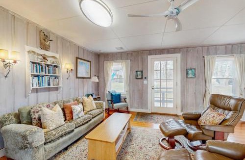 East Falmouth House | Cove Cottage