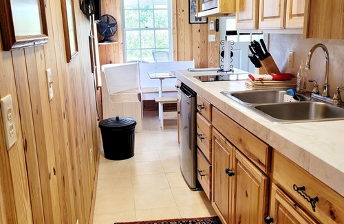 Charlottesville Cottage | Cowboy hide-a-way cottage with hot tub on historic farm close to everything
