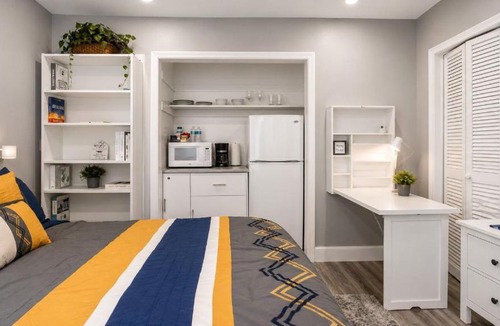 Poinsettia Heights Apartment | Cozy 1 BDR Unit by Beach, Mall, & Downtown FTL