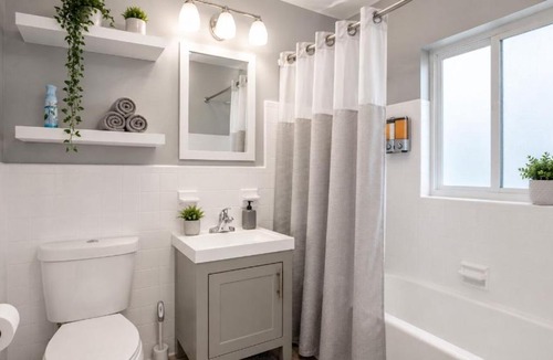 Poinsettia Heights Apartment | Cozy 1 BDR Unit by Beach, Mall, & Downtown FTL