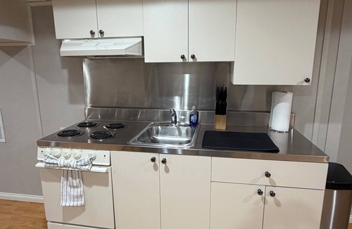 Aquia Harbour Apartment | Cozy 1-Bedroom 1bathroom with private entrance Basement Apt in Gated community
