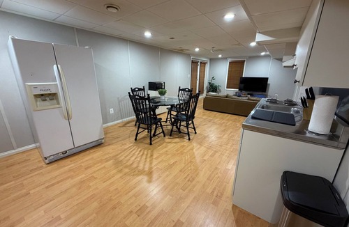 Aquia Harbour Apartment | Cozy 1-Bedroom 1bathroom with private entrance Basement Apt in Gated community