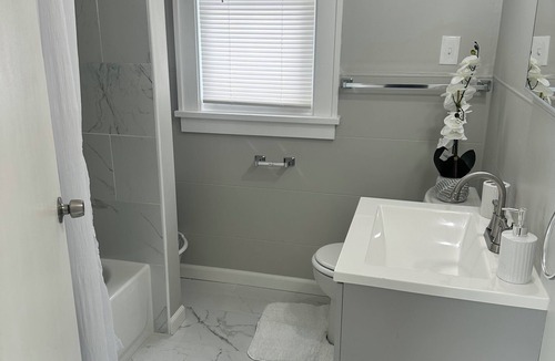 Rochester Apartment | Cozy 1-bedroom apartment in charming Rochester with AC