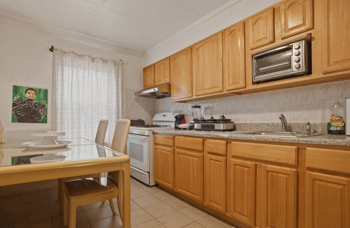 Queens Apartment | Cozy 1-bedroom apartment in charming Flushing with AC