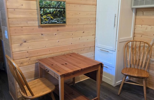 Mineral Cabin | Cozy 1-bedroom cabin minutes from Lake Anna/Mineral, VA with AC & Heat
