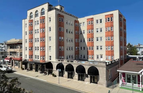 North End Condo | Cozy 1-bedroom condo in marvelous Ocean City with AC - half a block to Beach!