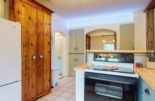 Somers House | Cozy 1-bedroom home across from Flathead Lake!