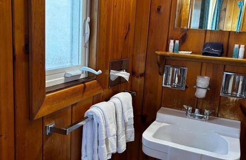 Hamilton Hotel | Cozy 1-bedroom hotel room in welcoming Hamilton - #322 Shenandoah