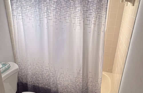 Tamarac House | Cozy 1-bedroom house in beautiful Tamarac with fully furnished, laundry and WiFi