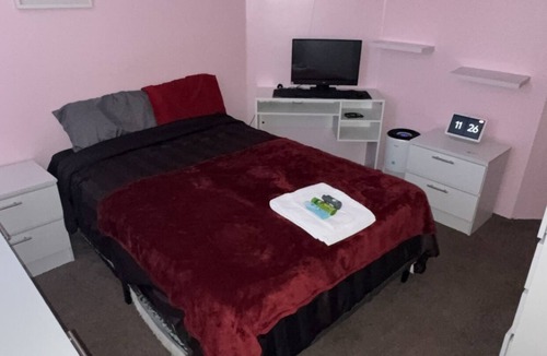 Tamarac House | Cozy 1-bedroom house in beautiful Tamarac with fully furnished, laundry and WiFi